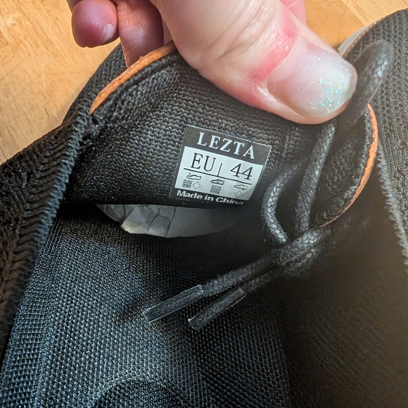 Black and Tan Men's Shoes - Picture 4 of 8